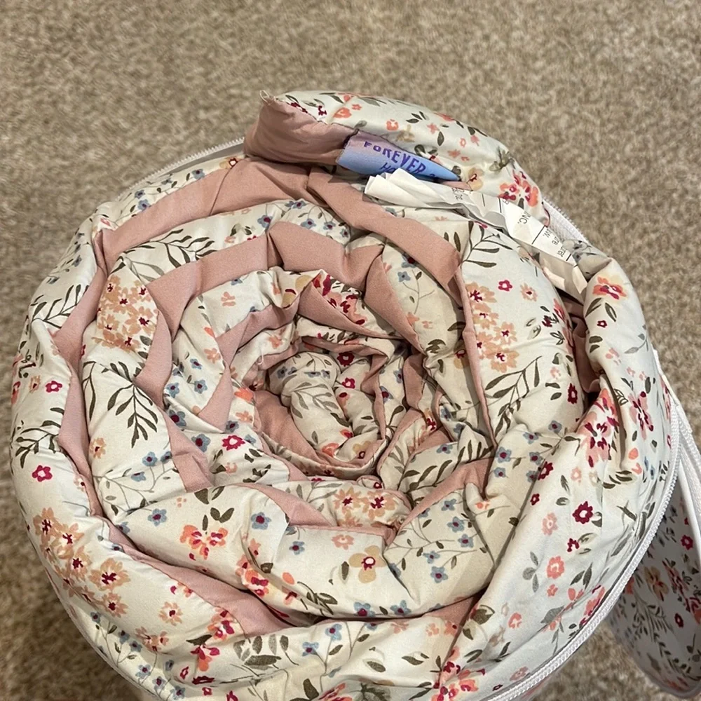 Forever 21 twin floral comforter